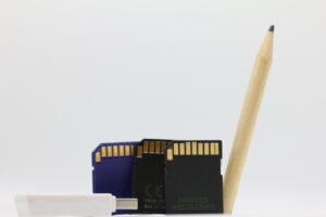 SDカード UHS-IとUHS-IIの選び方基準は？