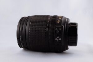 ズームレンズと単焦点レンズの比較で知るべきメリットとデメリットは？