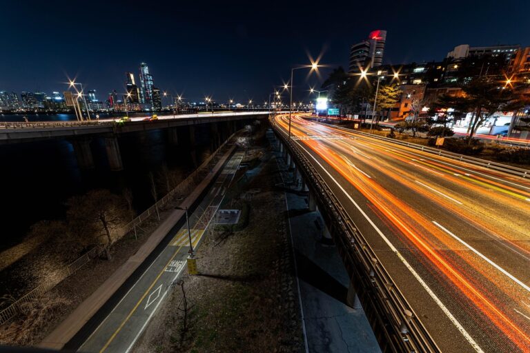 夜景撮影はAPS-Cとマイクロフォーサーズ、どっちが向いている？